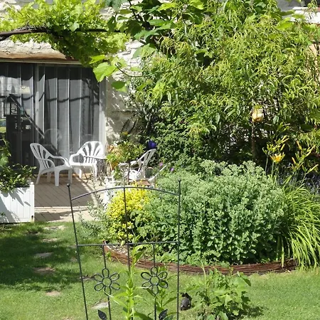 Bed & Breakfast La Maison Des Grenouillettes Challes-la-Montagne