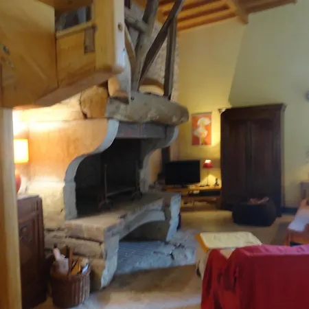 La Maison Des Grenouillettes * Challes-la-Montagne