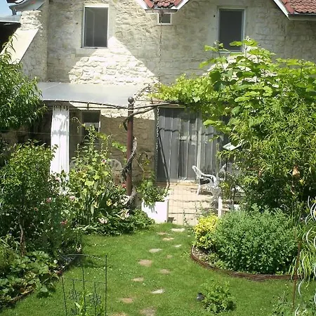 La Maison Des Grenouillettes Challes-la-Montagne
